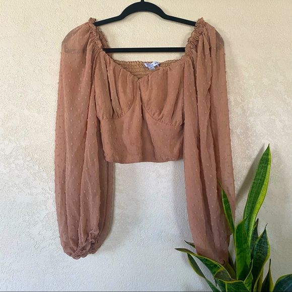 HYFVE Tops - Long sleeve light weight crop top